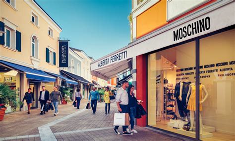 palmanova village stores